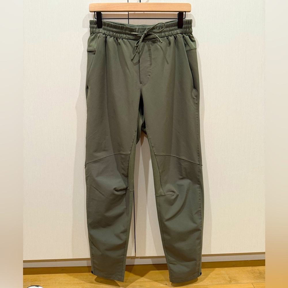 Lululemon License to Train Pant - Medium